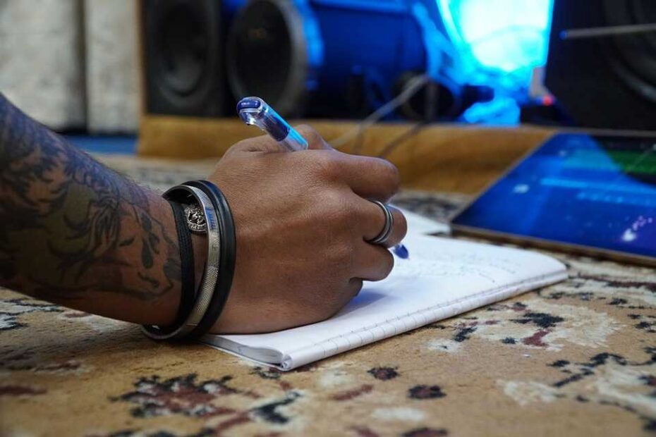Handwritten Letters in Digital Age
